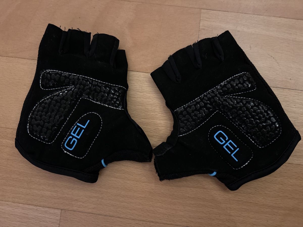 Guanti & manicotti: Cycling gloves size 7.5 – Usato da Rolle venduto da gos_2xy5 1