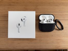 Auricolari Apple AirPods 4 generazione ANC, con custodia 
