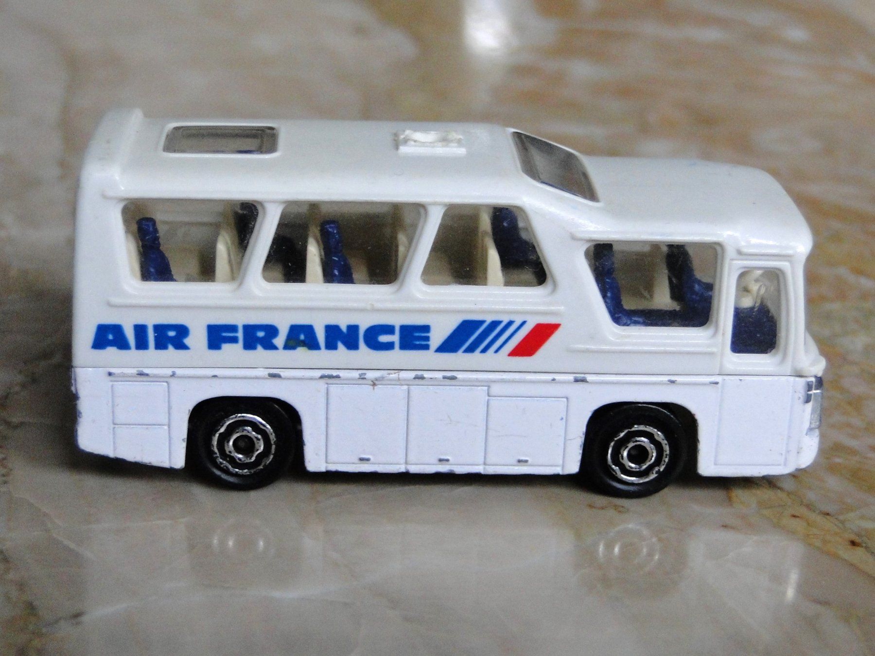 Majorette Modellini d'auto: MAJORETTE - Minibus Air France, Ref. 262 – Usato da Killwangen venduto da cyrano56 3