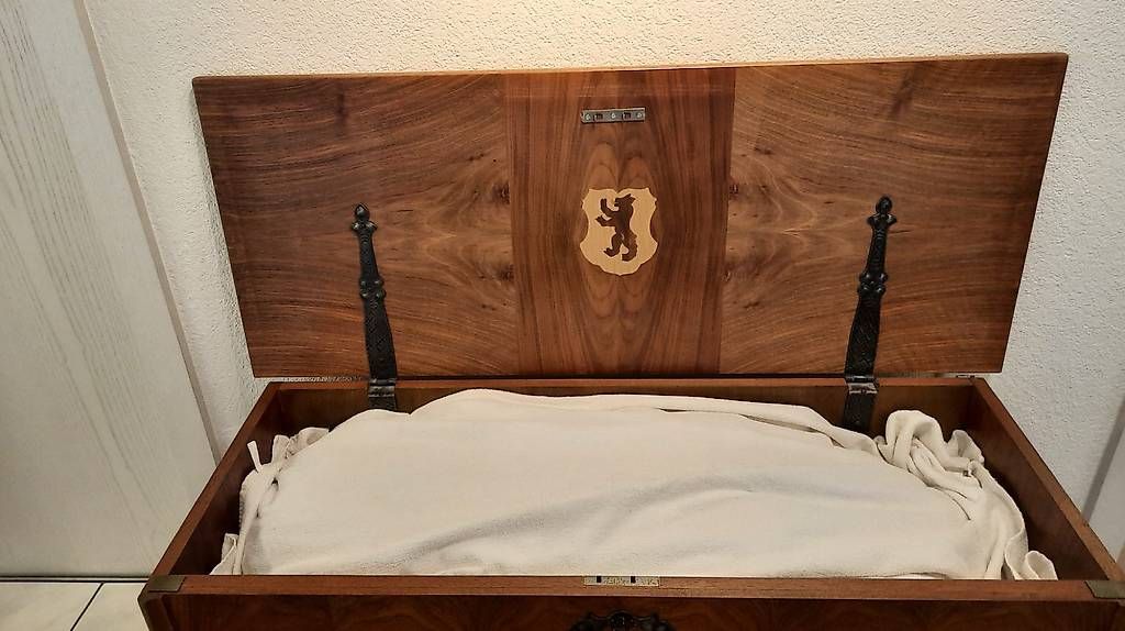 Cassapanche: Holztruhe- Intarsien – Usato da Zuckenriet venduto da Delta31 1