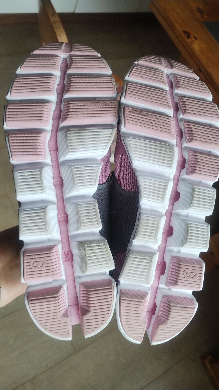 On Scarpe da donna: on Cloud Schuhe Grösse 40 wie neu – Usato da Schiers venduto da bak007 4