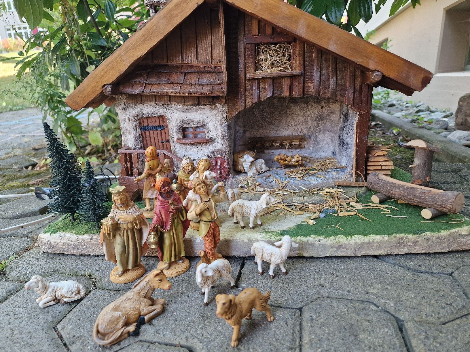 Alle Dekorationen: Weihnachtskrippe – Gebraucht aus Sachseln von Swiss-Shyros 2