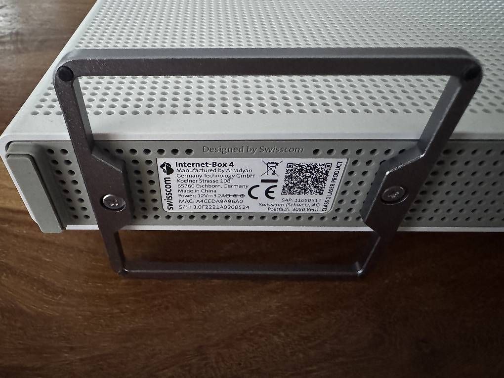 Modems & Router: Swisscom Internet-Box 4 Set – Gebraucht aus Münsingen von Minimalisten 1