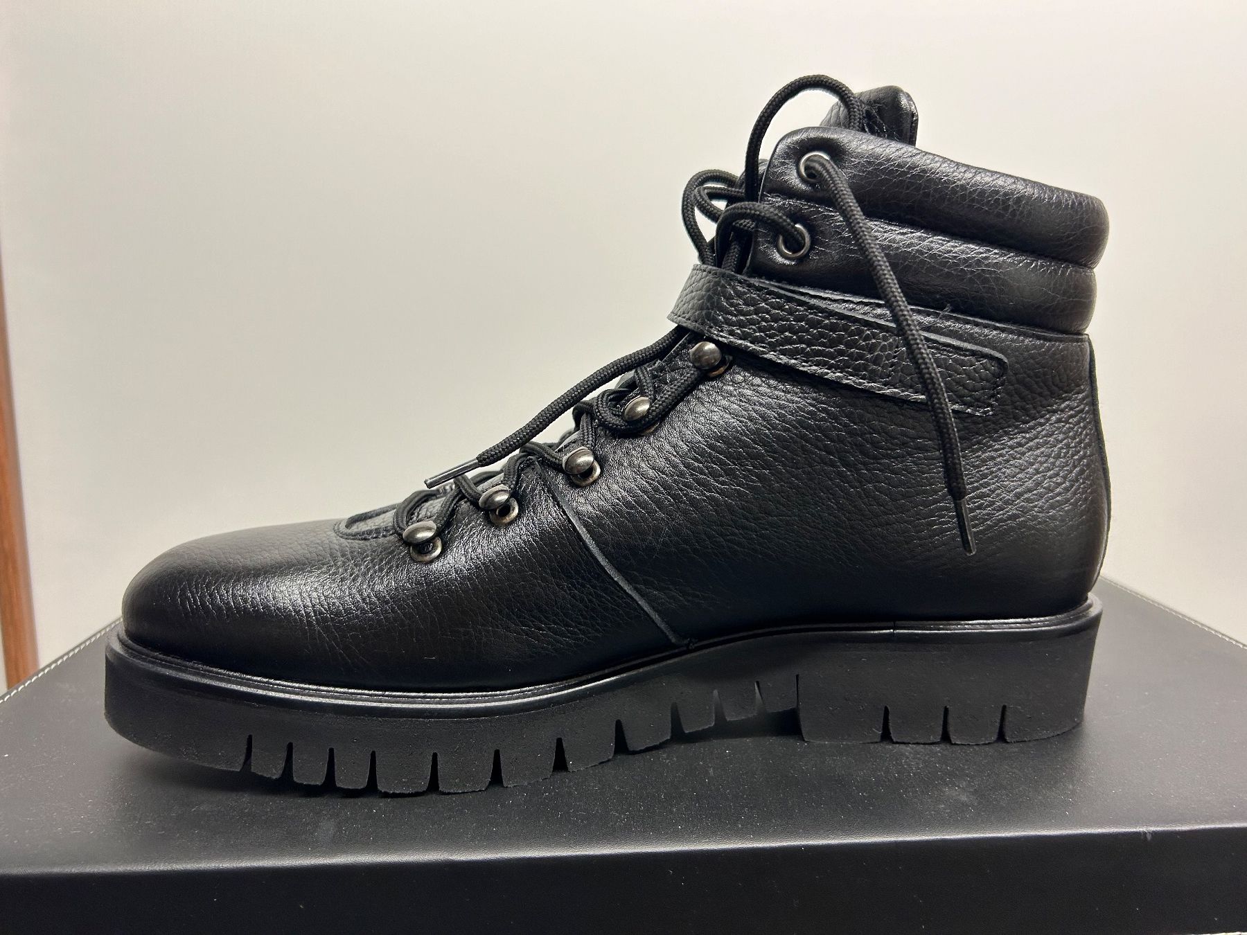 Herrenschuhe: Schuhe – Neu und originalverpackt aus Schindellegi von nat_xfx6 1