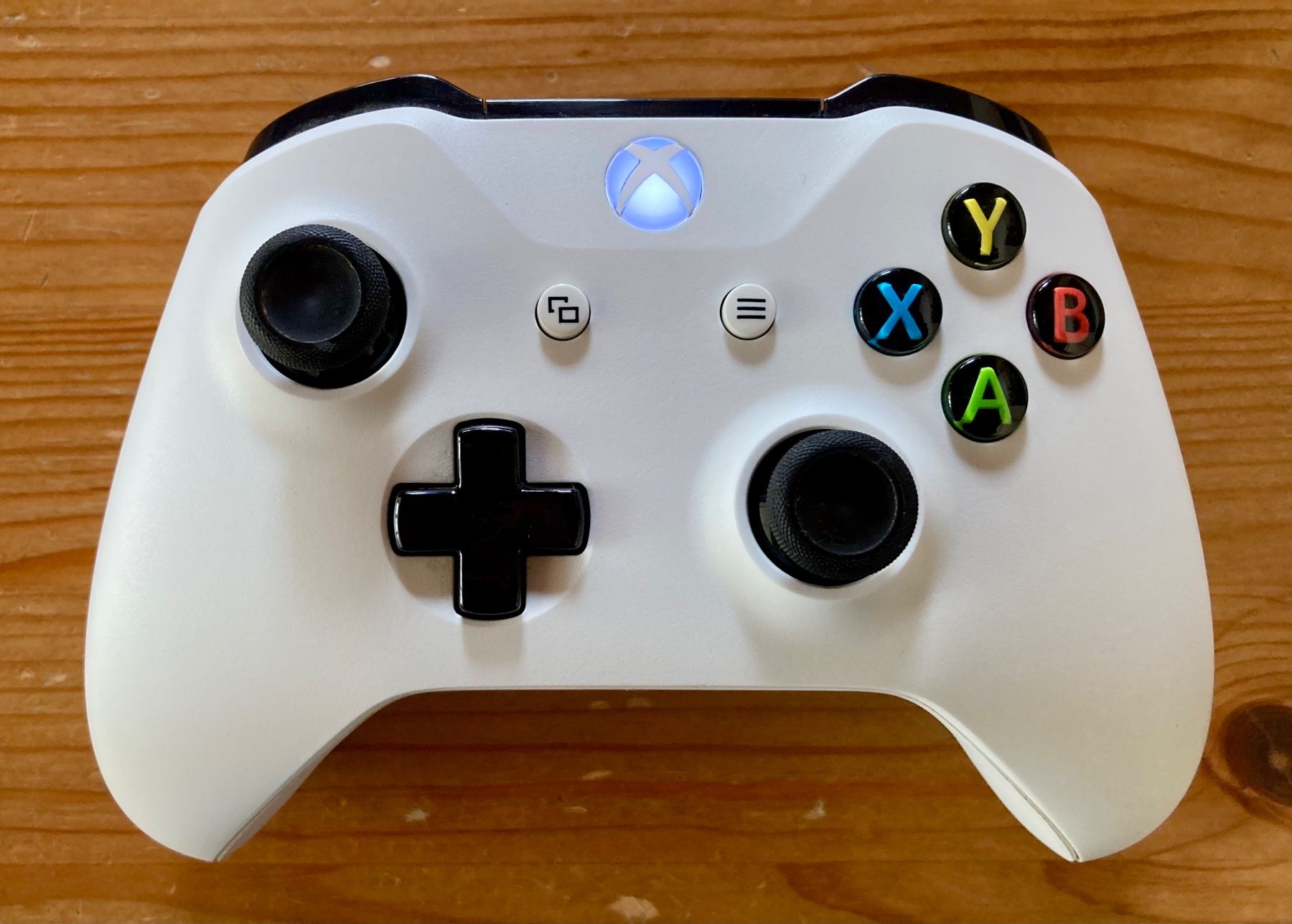 Microsoft Manettes: 2x Original Wireless Controller (weiss & schwarz) - XBOX One – Neuf (Voir description) à Zürich par Djmotionch 5