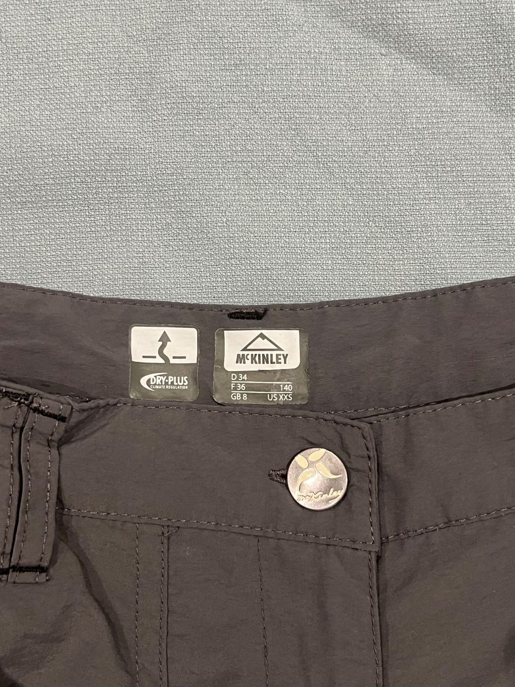 Mckinley Pantaloni: Wanderhose McKinley Grösse 34 dunkel Grau – Usato da Zürich venduto da Stami129 3