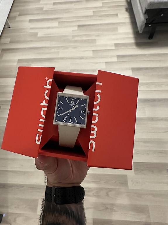 Swatch Orologi: Swatch WHAT IF...TARIFFS? 39% – Nuovo e nell'imballaggio originale da Mendrisio venduto da oma_9c65