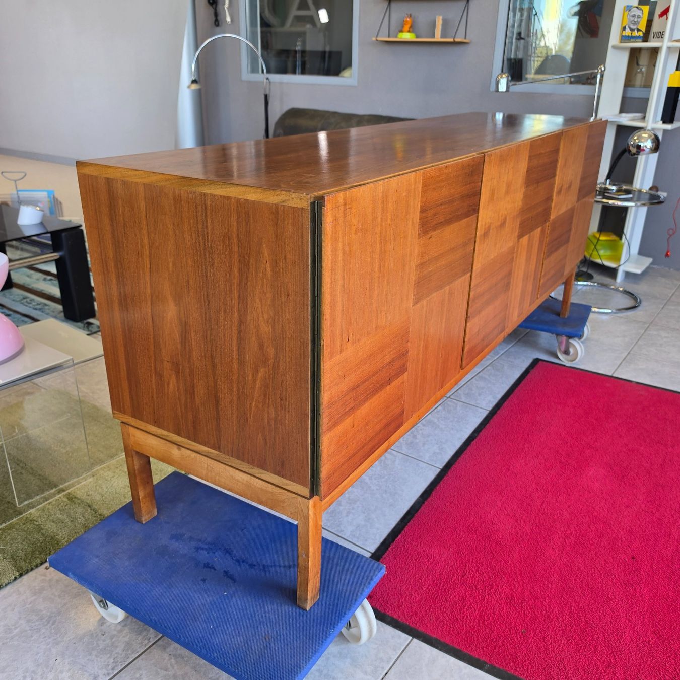 Kommoden: 1960 Sideboard Dresser Holzkommode Vintage Nussholz Kommode – Gebraucht aus Nottwil von Wondewa-Shop 3