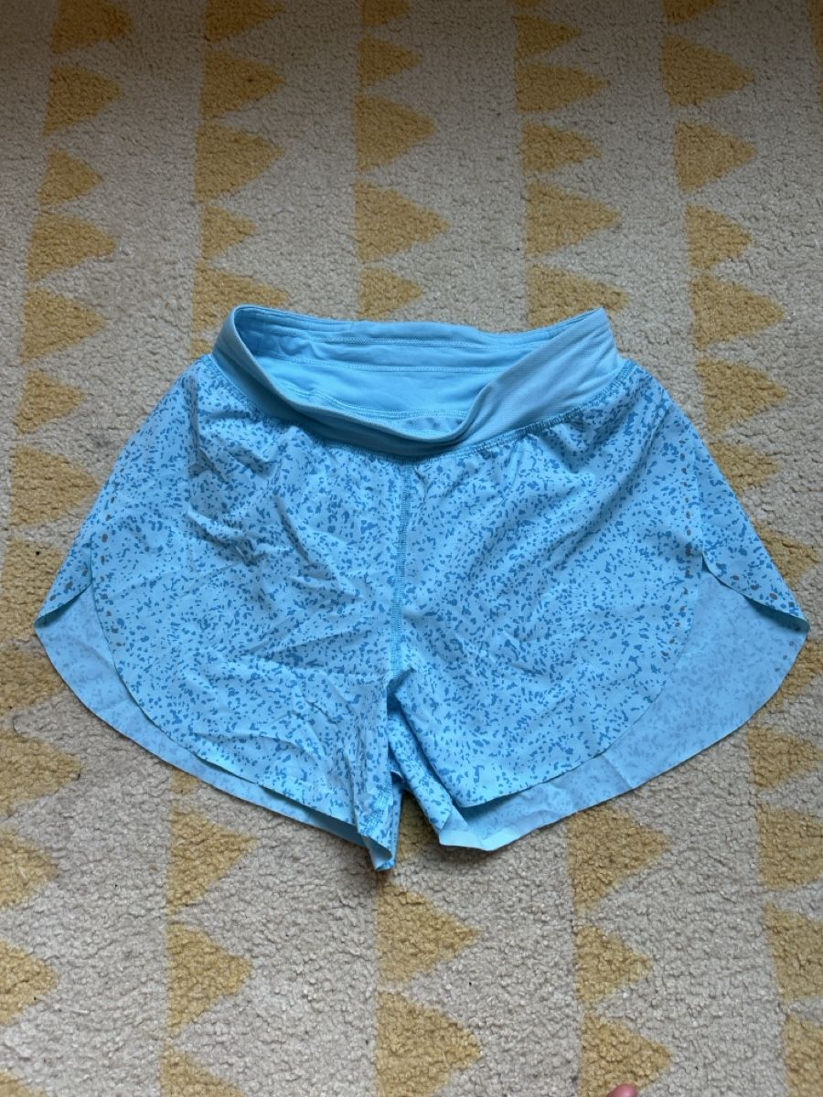 Lululemon Pantaloni: Lululemon Running Shorts Size 2 – Usato da Bad Ragaz venduto da vjmast