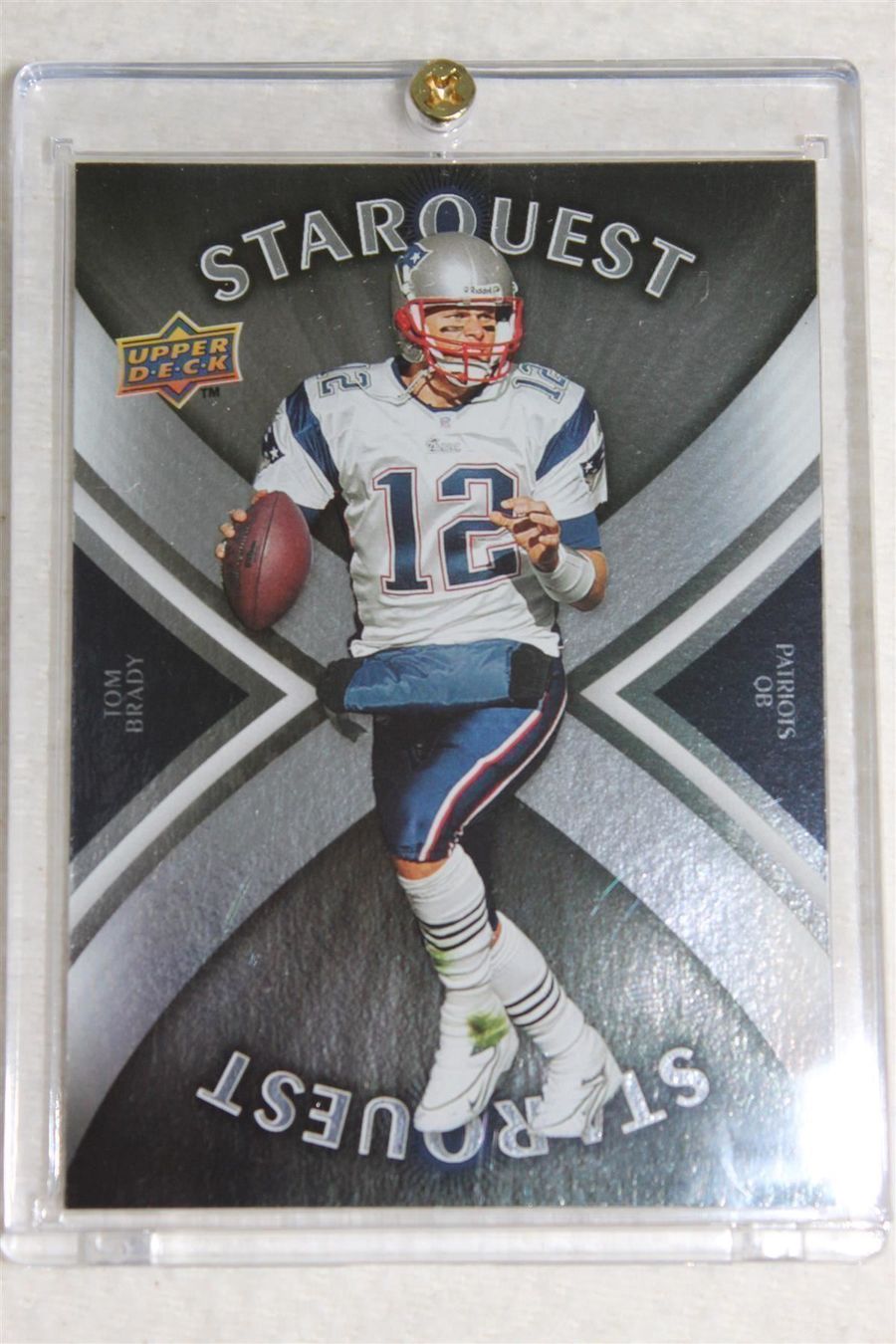 NFL Carte collezionabili: NFL Tom Brady Patriots Plakette – Nuovo e nell'imballaggio originale da Reinach BL venduto da RetroGamesSportsMore 3