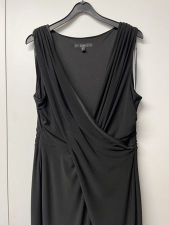 Schwarzes, bodenlanges Abendkleid zu verkaufen!
