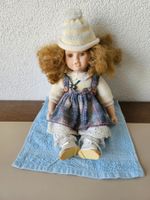 Schöne Puppe aus Mamas Sammlung
