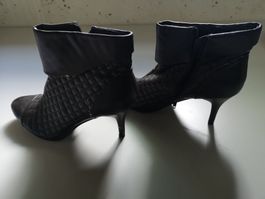 Stilettos schwarz getragen Gr. 40