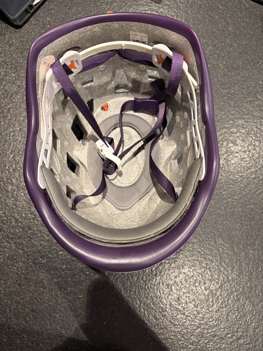 Caschi: Petzl Meteor Grösse S/M – Usato da Malans GR venduto da norina2121 2