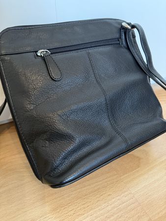 Handtasche NIKA Umhängetasche Leder Top Zustand