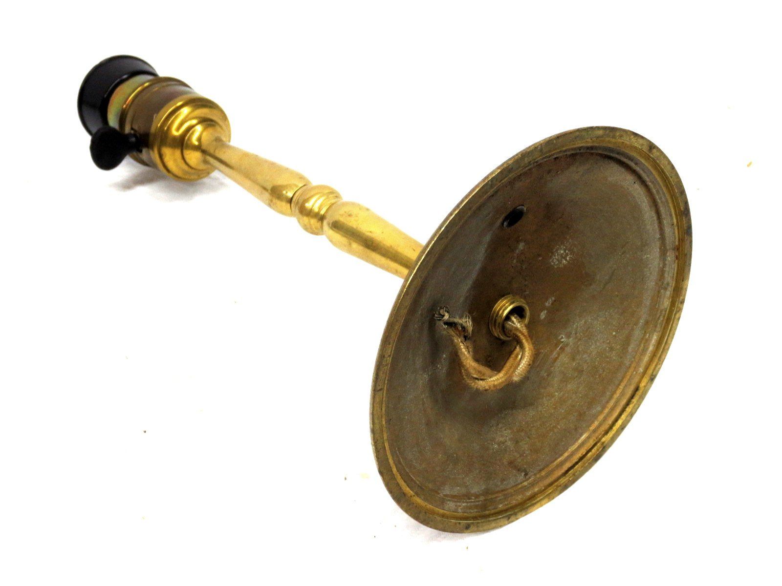 Lampade: antik Tischlampe aud Messing. Pied de lampe en laiton bronze – Usato da Noville venduto da novar 2