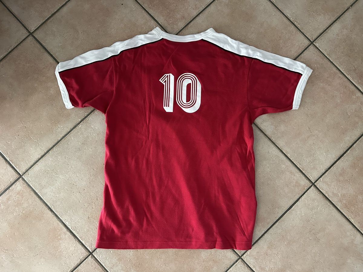 Canottiere & Pantaloni: Schweizer Fußballtrikot 10 – Usato da Quartino venduto da DiloUsato 2