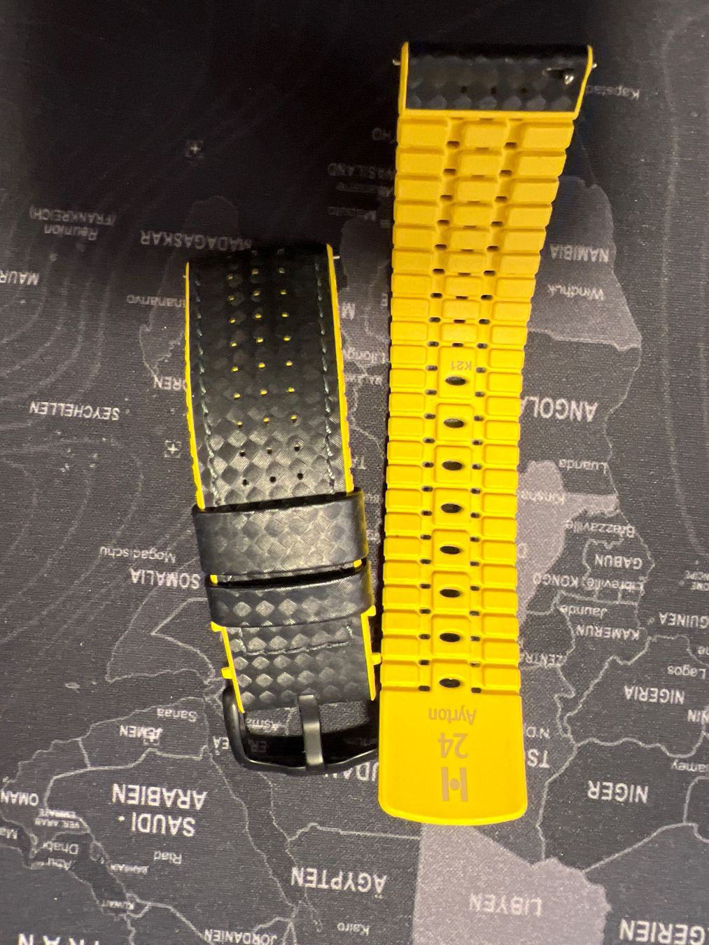 Bracciali & Braccialetti: Hirsch Ayrton High Tech Uhrenarmband – Usato da Biberist venduto da Genius19