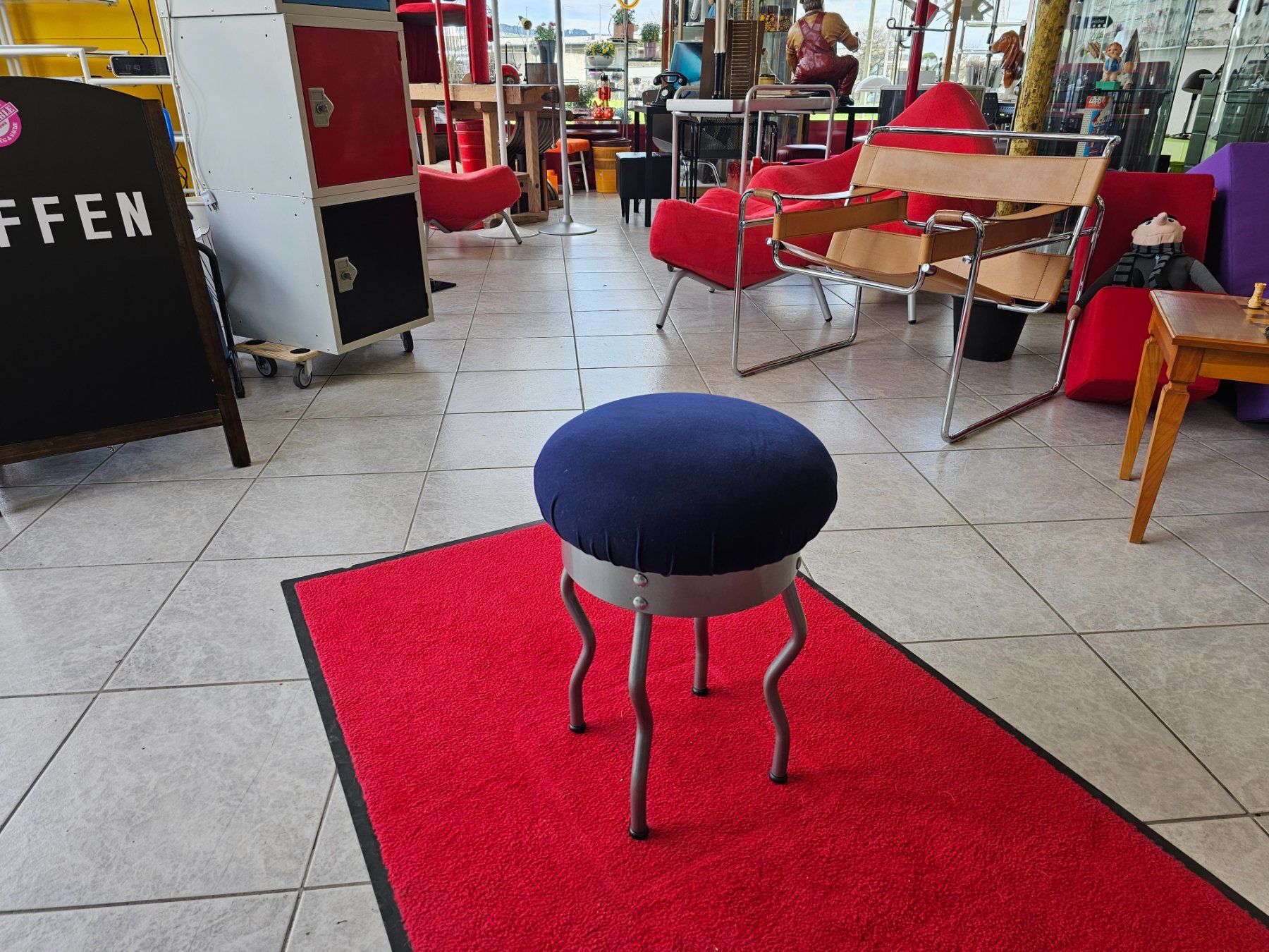 Ikea Sgabelli: 1995 IKEA Uri Stool by Per Ivar Ledang, Postmoderner Hocker – Usato da Nottwil venduto da Wondewa-Shop 9