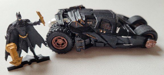 Hot Wheels Modellini d'auto: BATMOBIL MIT/AVEC BATMAN – HOT WHEELS – Usato da Neftenbach venduto da Mador6 1