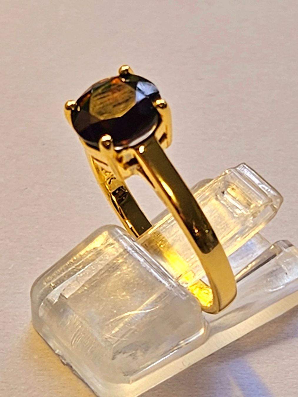 Anelli: Goldring mit tiefrotem Edelstein – Nuovo e nell'imballaggio originale da Zürich venduto da adriben 1