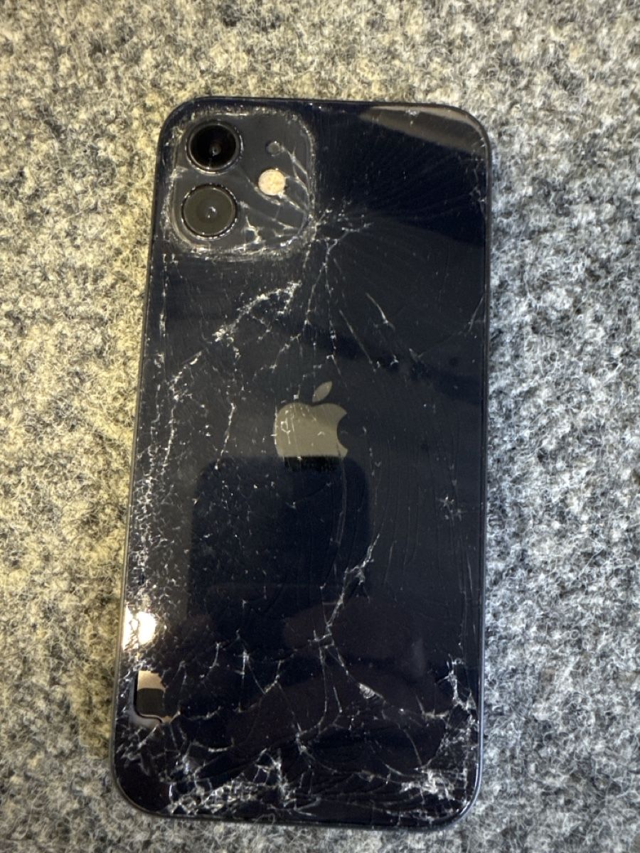 Apple Portables: Verkaufe gebrauchtes Iphone 12 – D'occasion à Dübendorf par de_SaiMn 1