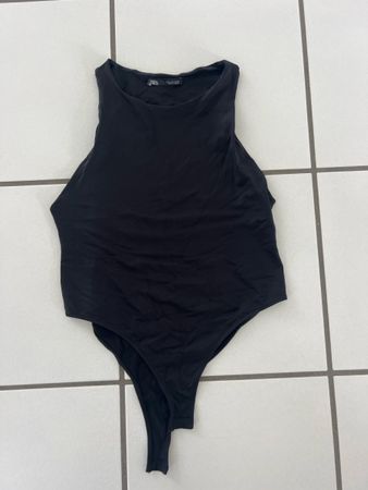 ZARA Body L Schwarz top Zustand für die warme Jahreszeit!