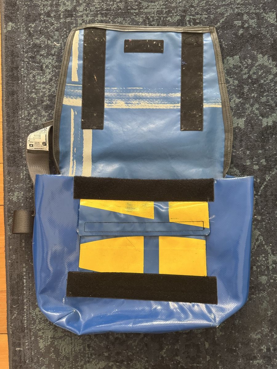 Freitag Borse: FREITAG Messenger Bag – Usato da Bern venduto da sal_d7f2 1