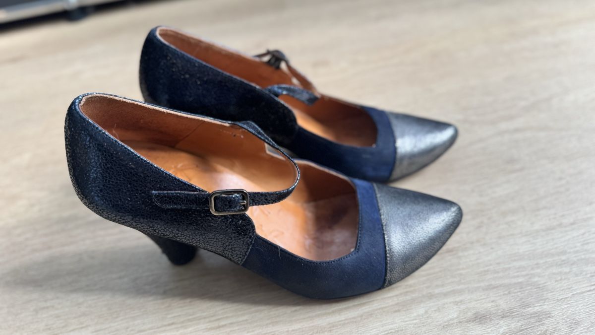 Chie Mihara Chaussures femmes: Chi Mihara Riemchen-Pumps, Grösse 37.5 – D'occasion à St. Niklausen LU par Ispaar