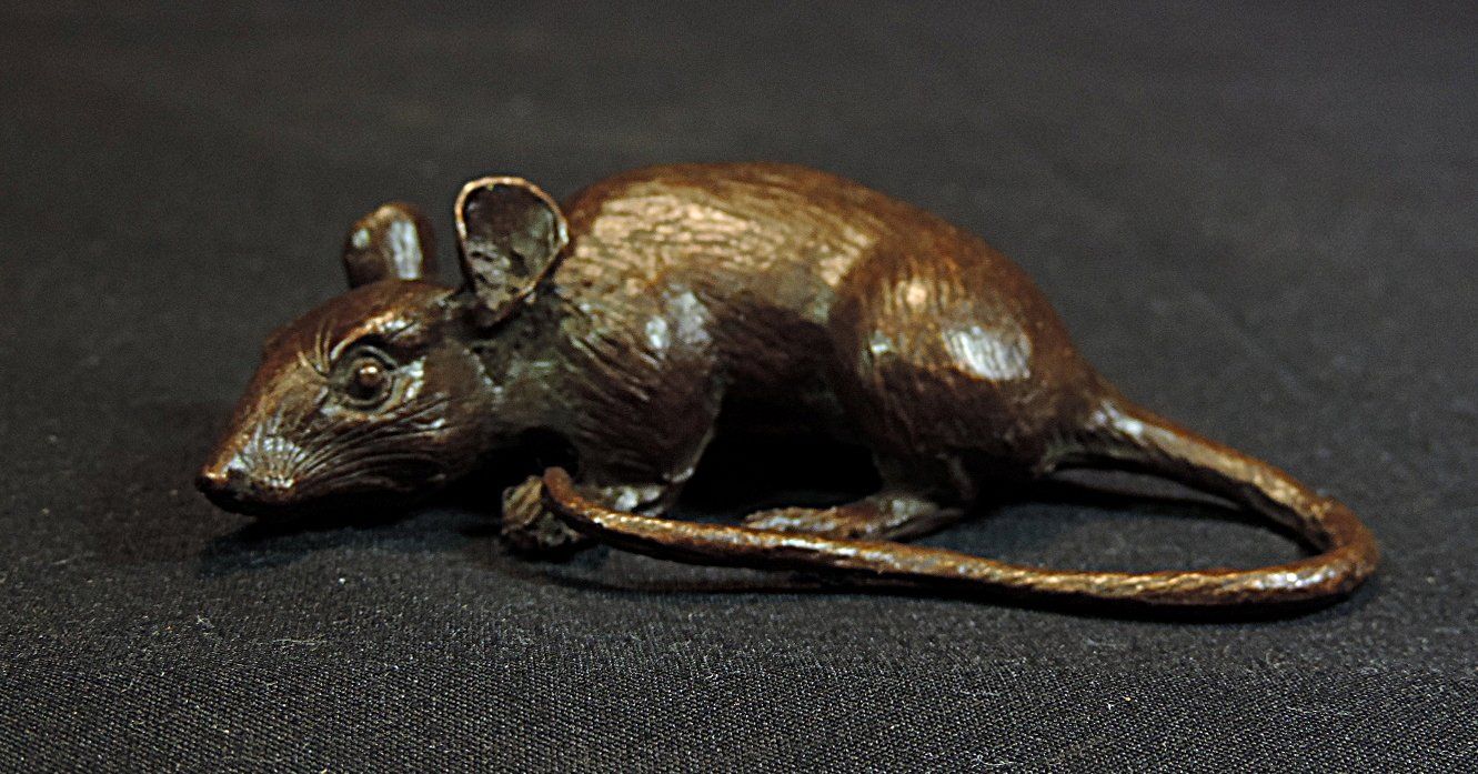 Sculture & Statue: Bronzefigur Maus, kleine Skulptur, Vitrinen Objekt – Usato da Duggingen venduto da roterbambus