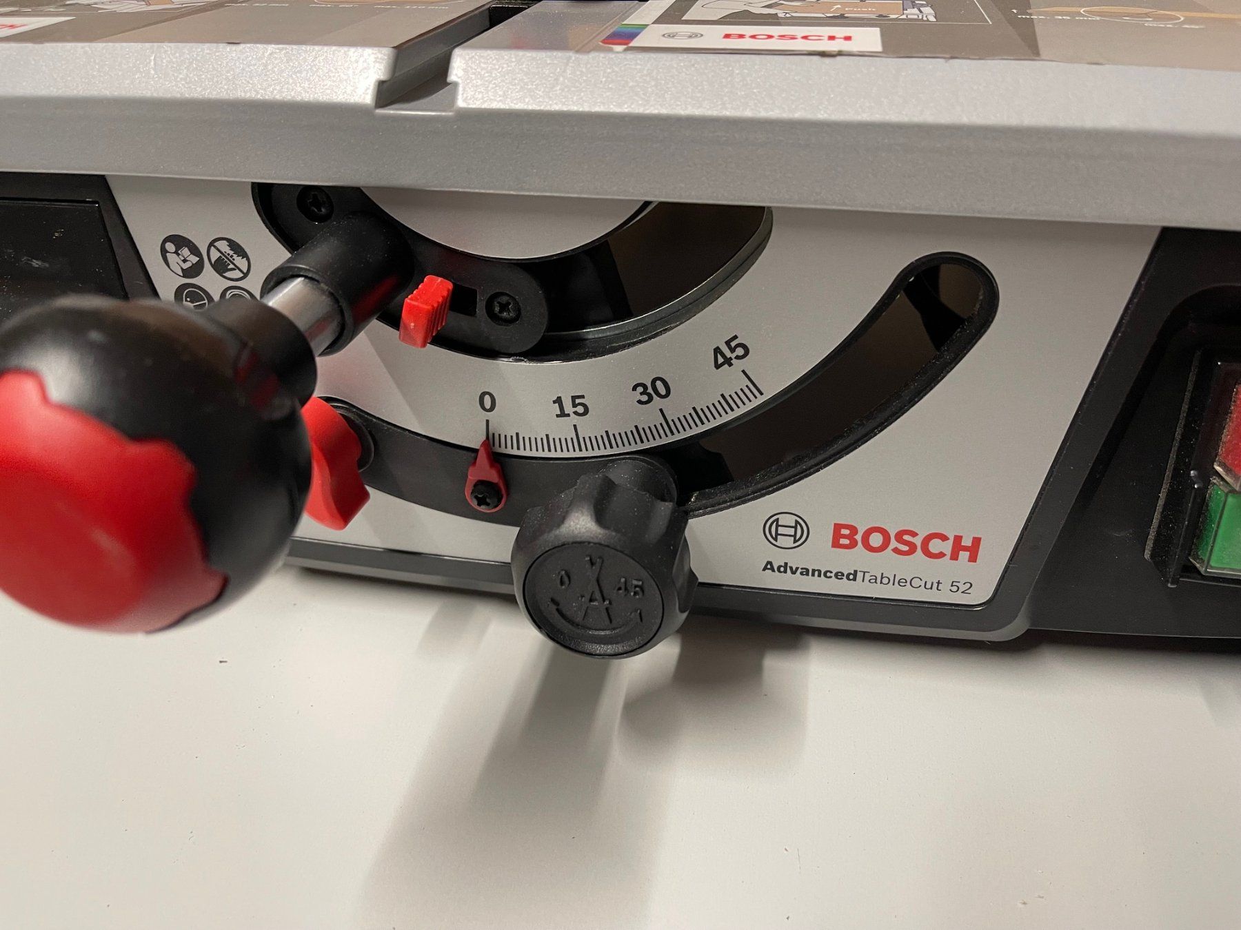 Bosch Sägen: Bosch Home & Garden Tischsäge AdvancedTableCut 52 – Gebraucht aus Bévilard von Vince3 3