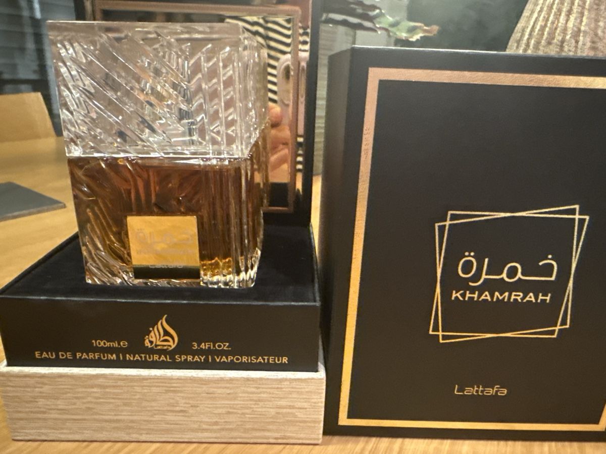 Lattafa Profumi & Eau de Toilette: Lattafa Khamrah Eau de Parfum 100ml im Originalkarton – Nuovo (secondo la descrizione) da Euthal venduto da Ohhhhlala