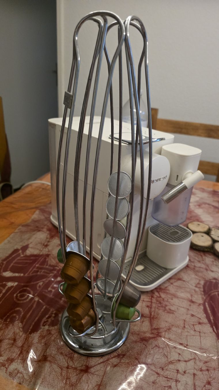 Nespresso Kaffeemaschinen & Espressomaschinen: Kapselmaschine Nespresso – Gebraucht aus Zumikon von Ch31044 3