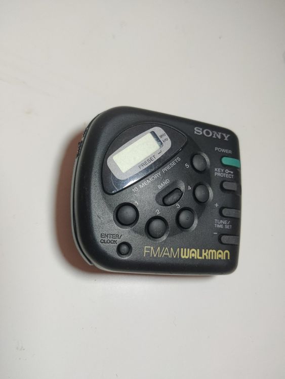 Sony FM/AM Walkman SRFM32 Kaufen auf Ricardo
