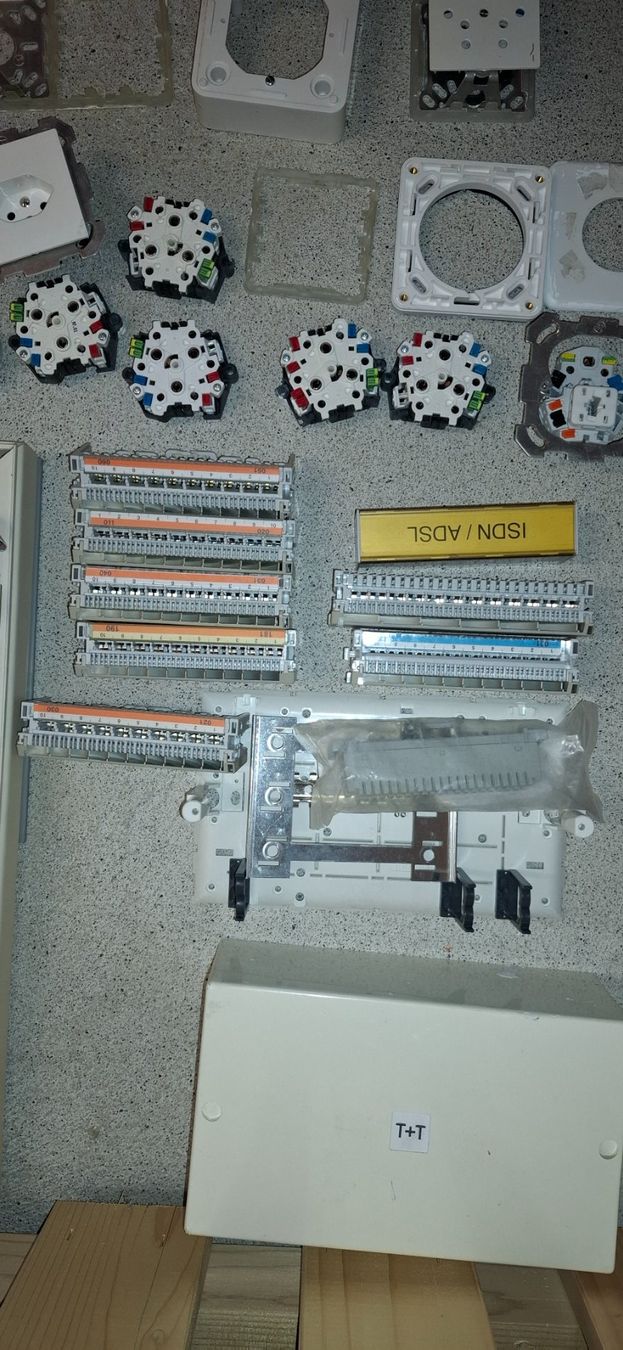 Spine: Konvolut Elektromaterial – Usato da Zürich venduto da male80 4