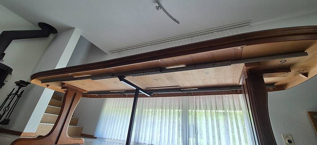 Tavoli: Grosser verstellbarer Esstisch – Usato da Lostorf venduto da a_susu 4