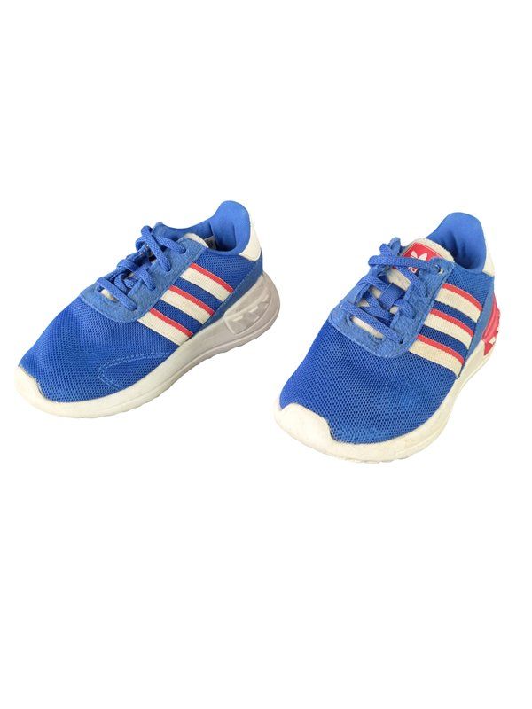 Adidas Chaussures garçon: ADIDAS Kinderschuhe Grösse 24 – D'occasion à Wangen b. Olten par Restwert_Wangen