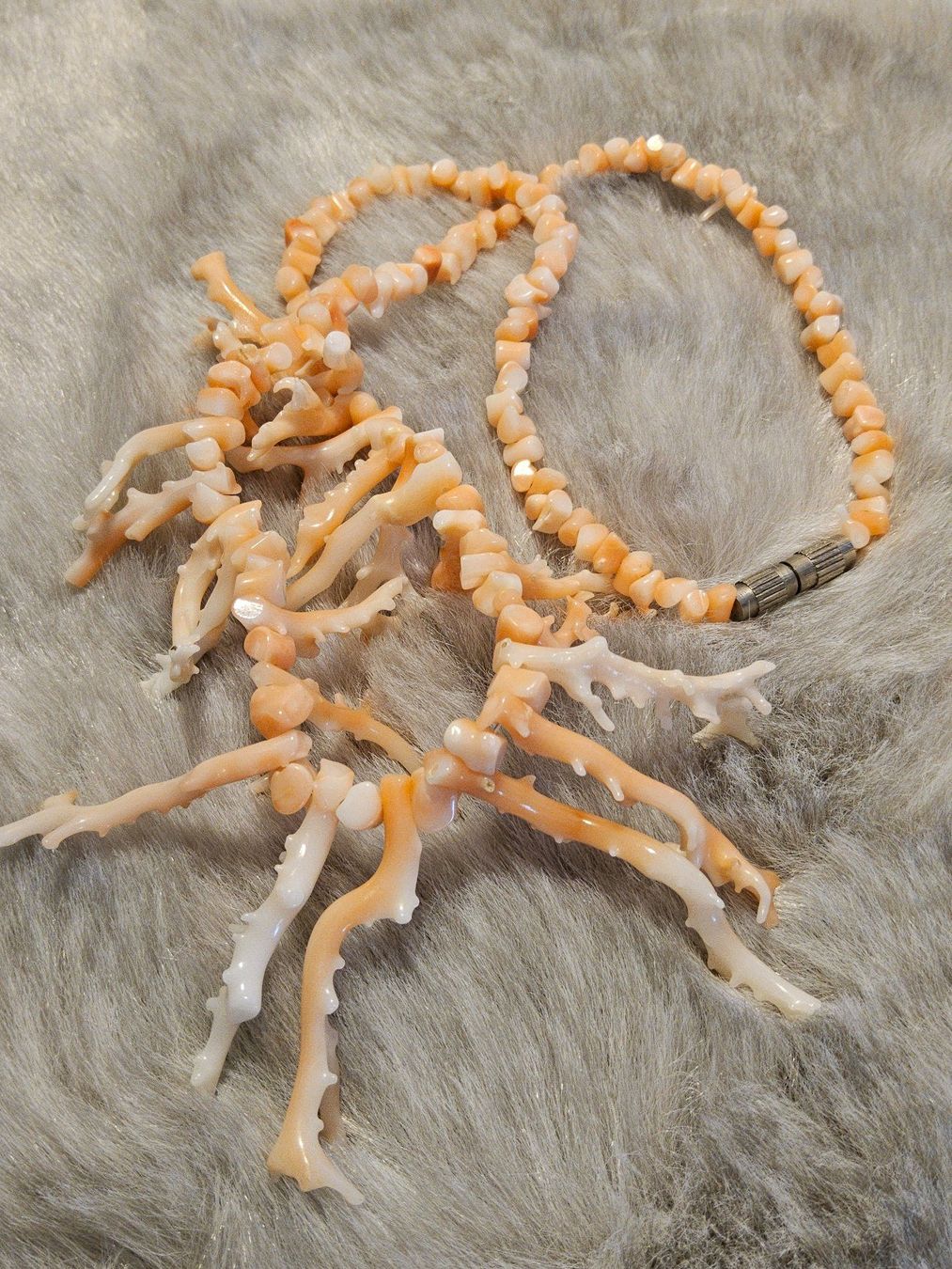 Catenine: Schicke Engelshautkoralle Halskette Chocker Collier – Usato da Zürich venduto da SciTec 5