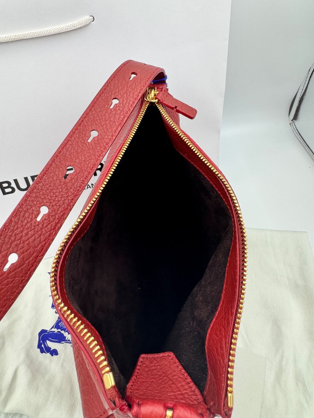 Burberry Borse da donna: 💝 Burberry Tasche small Knight ruby – Nuovo e nell'imballaggio originale da Wiedlisbach venduto da Sistershop 4