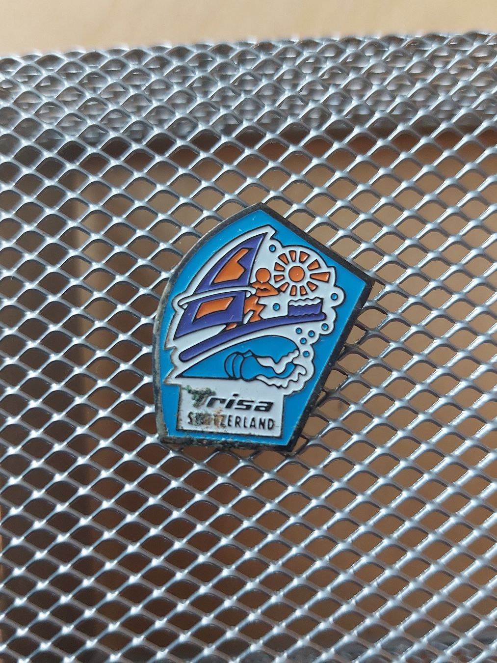Placchette & Badge: 5 TRISA - PIN – Usato da Gipf - Oberfrick venduto da Esnoopy 2