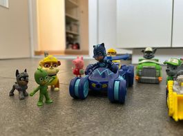 Titel PJ Masks & Paw Patrol Figuren und Fahrzeuge