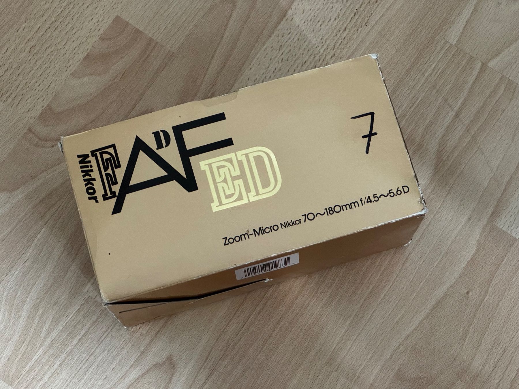 Nikon Obiettivi: Nikon AFD 70-180mm Macro Zoom - Great Condition + Box – Usato da Zürich venduto da colorblindrummer 5