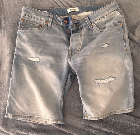 Jack & Jones Jeans Shorts Grösse Mhellblau mit Rissen Sommer
