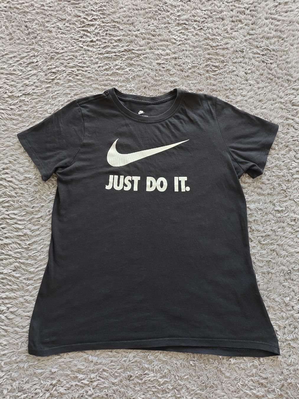 Nike T-shirts: Nike T Shirt – D'occasion à Pieterlen par Saemelili