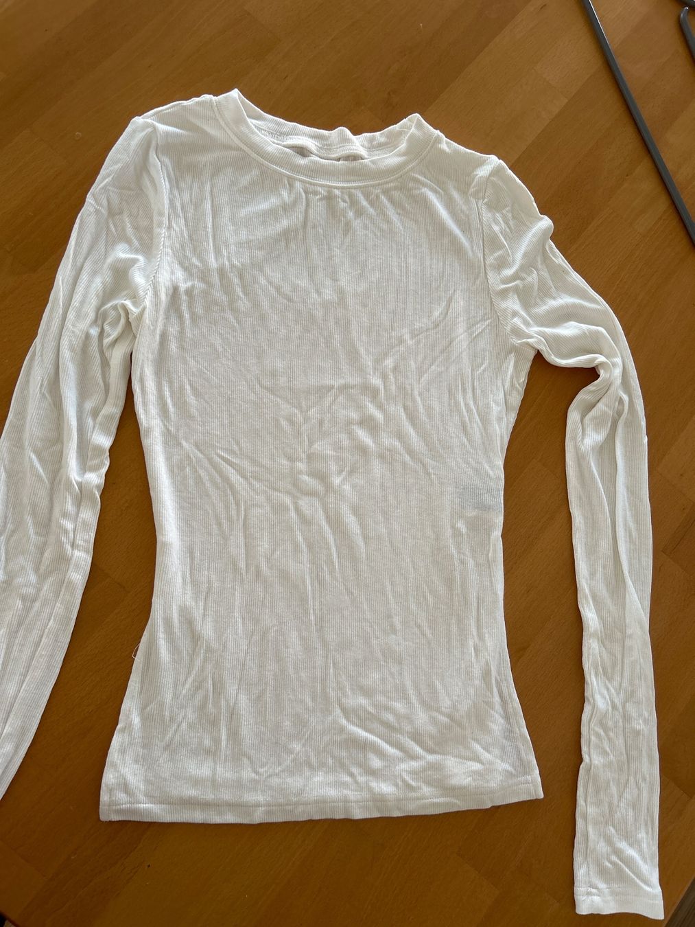 T-Shirts: weisses Langarmshirt, Gr. XS – Gebraucht aus Buttisholz von allule13 1