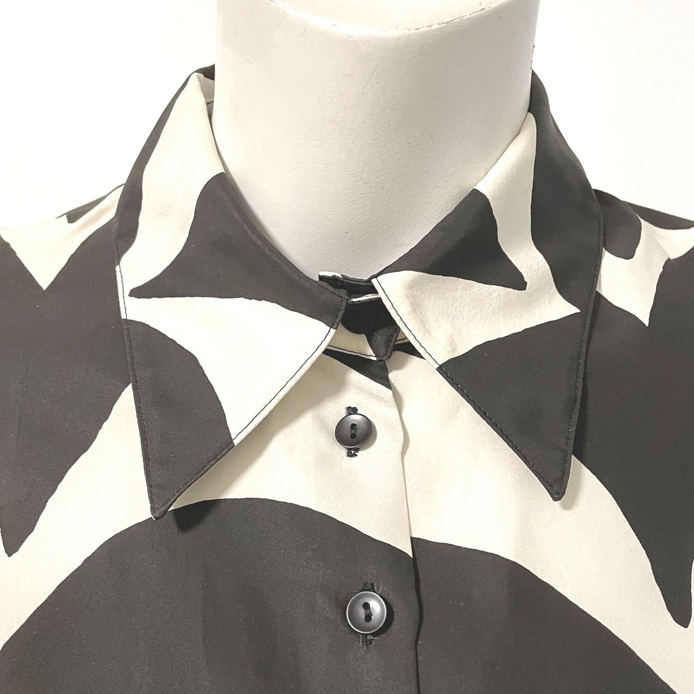 Marimekko Blusen: Bluse Seide Gr. M/L Marimekko Bogenmuster VINTAGE 1990s – Gebraucht aus Brüttisellen von Buxus 2
