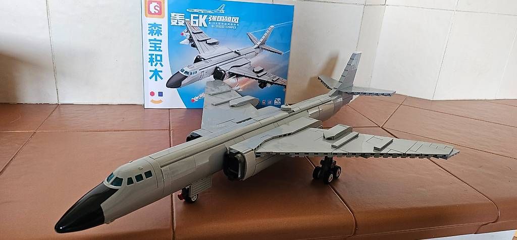 Giocattoli: SEMBO 202232 H-6K Medium and Long Range Bomber – Usato da Schaan venduto da Klemmbausteine 2
