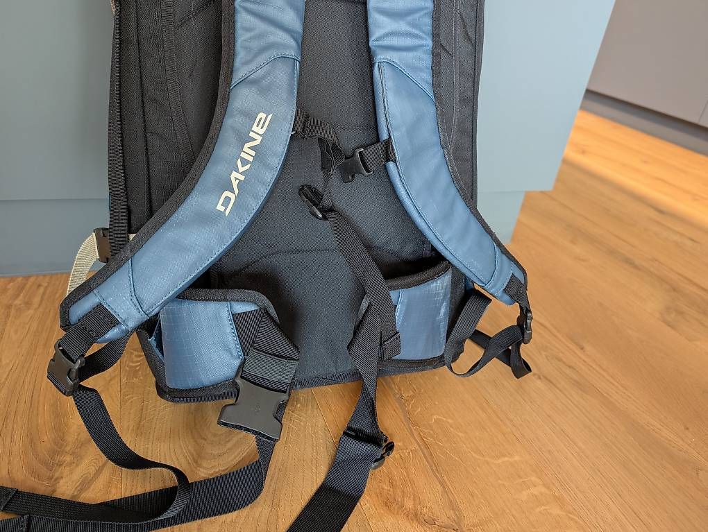 Zaini: DAKINE Skate- und Reiserucksack – Usato da Burgdorf venduto da gug_75f5 2