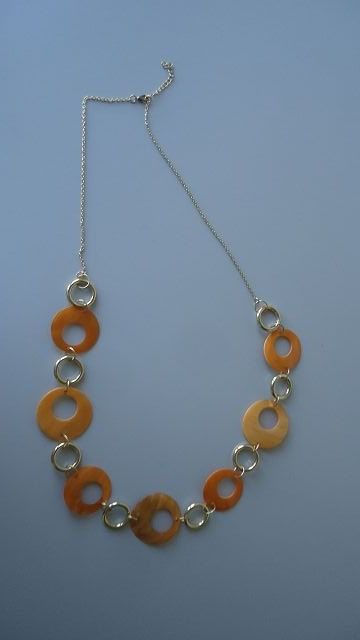 Catenine: Sommer Statement Halskette, orange-goldfarben – Usato da Ergisch venduto da Haemmerli59 1
