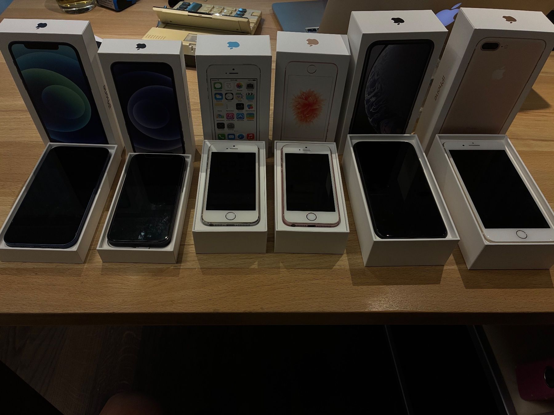 Apple Portables: Diverse iPhones – D'occasion à Reinach BL par Samzorro